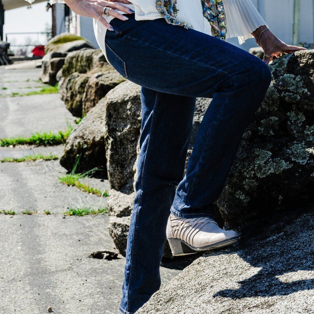 White House Black Market Women's Slim Jeans